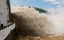 Chốt phương án xả 3,5 tỷ m³ nước xuống hạ du sông Đà và kế hoạch bảo vệ cầu Trung Hà