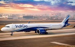 Bắt hành khách Ấn Độ đấm phi công chỉ vì chuyến bay bị hoãn