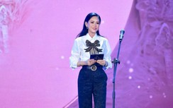 Doanh nhân Lê Hồng Thủy Tiên cuốn hút trong mọi khoảnh khắc tại Đẹp Awards 2023