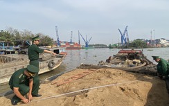 Bộ đội Biên phòng TP.HCM bắt quả tang nhóm hút cát lậu trên sông Đồng Nai