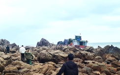 Cứu hộ thành công 2 thuyền viên Trung Quốc gặp nạn trên vùng biển Quảng Ninh