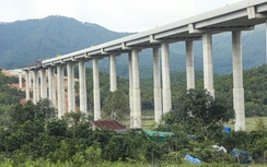 Những cây cầu cạn hùng vĩ trên cao tốc Diễn Châu - Bãi Vọt