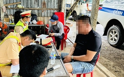 CSGT Bình Định phát hiện lái xe đường dài dương tính ma túy trên quốc lộ 1