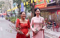 Phu nhân Chủ tịch nước và phu nhân Tổng thống Philippines dạo chợ hoa lâu đời nhất Hà Nội