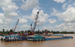 Bộ trưởng GTVT đề nghị An Giang sớm giao 5 mỏ cát cho nhà thầu cao tốc
