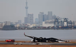 Hãng hàng không Nhật thiệt hại hơn 100 triệu USD do vụ cháy máy bay