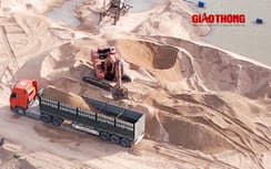 Gia Lai: Ám ảnh dàn xe tải trọng lớn vận chuyển cát trong đêm