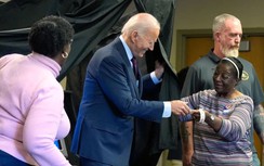 Tổng thống Mỹ Joe Biden đi bỏ phiếu sớm, đặt trọn niềm tin vào bà Kamala Harris