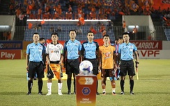 Trọng tài V-League bị treo còi vì "tặng" bàn thắng cho đội bóng nhà bầu Đức