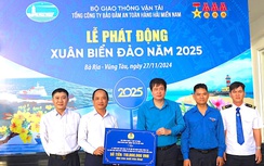 Công đoàn GTVT trao quà Tết sớm đến người lao động hàng hải