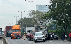 Xe ben tông loạn xạ gây tai nạn liên hoàn với loạt xe chờ đèn đỏ trên đường Võ Nguyên Giáp