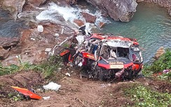 Bắt tạm giam tài xế xe khách rơi vực La Sơn - Hòa Liên làm 2 người chết