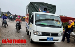 Đã xác định được xe công vụ biển Thái Bình đi chợ hoa ở Nam Định