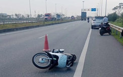 Đánh võng xe máy trên đường, nam tài xế tự ngã rồi tử vong, người ngồi sau bị thương