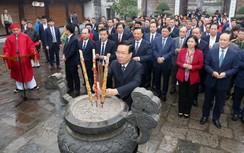 Chủ tịch nước dâng hương tưởng niệm Đức vua An Dương Vương tại Cổ Loa