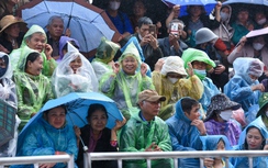 Hơn 15 nghìn người đội mưa, chen chân dự lễ khai hội xuân Tây Yên Tử