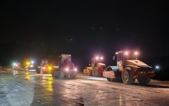 Công trường cao tốc Bắc - Nam qua Quảng Bình sáng đèn xuyên đêm