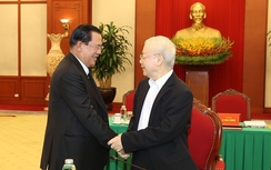 Tổng Bí thư Nguyễn Phú Trọng chúc mừng Chủ tịch Đảng Nhân dân Campuchia Hun Sen