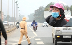 Đi xe máy vào cao tốc Đại lộ Thăng Long, người phụ nữ khóc lóc xin CSGT bỏ qua
