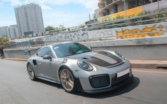 Cận cảnh Porsche 911 mạnh nhất lịch sử trên đường phố Việt