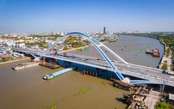 Hồi hộp chờ thông xe cầu Trần Hoàng Na vượt sông Cần Thơ trước Tết