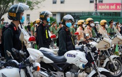 Cảnh sát Hà Nội hóa trang chống quái xế gây rối đêm giao thừa