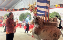 Người dân Đồng Nai nô nức đi lễ chùa đầu năm