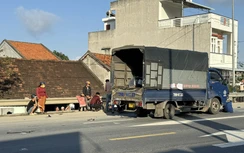 Phú Yên: Xe máy va chạm ô tô tải trên quốc lộ, một người tử vong