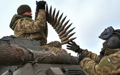 Mỹ và EU "hụt hơi" trong cuộc chạy đua vũ trang với Nga trên chiến trường Ukraine