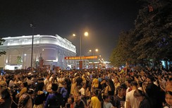 Hàng nghìn người chen chân xem khai mạc lễ hội hoa ban ở Điện Biên
