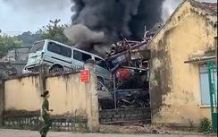 Bãi giữ xe vi phạm ở Khánh Hòa bất ngờ bốc cháy