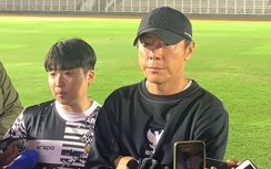 HLV Shin Tae-yong có hành động không thể tin nổi với học trò trước trận gặp tuyển Việt Nam