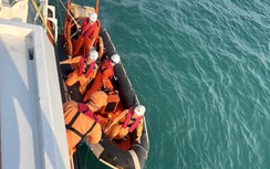 Khẩn trương cứu 9 thuyền viên trên tàu sắp chìm trên vùng biển Cù Lao Chàm