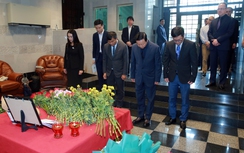 Phó Thủ tướng Trần Hồng Hà ghi sổ tang, chia buồn với Nga sau vụ khủng bố ở Moscow