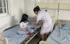 Quảng Ninh: 33 học sinh tiểu học nghi bị ngộ độc thực phẩm