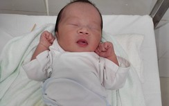 Kiên Giang: Bé trai sơ sinh bị bỏ trong thùng giấy trước cổng bệnh viện