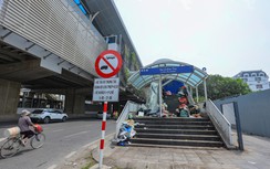 Ngập rác thải tại các nhà ga dọc tuyến metro Nhổn - ga Hà Nội