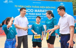 Runner hào hứng nhận racekit, sẵn sàng chinh phục Marathon vì ATGT - Điện Biên Phủ 2024