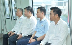 Đoàn giám sát của Quốc hội khảo sát hoạt động xe buýt, tàu điện tại Hà Nội
