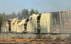 Cháy xưởng giấy ở Đồng Nai, hàng chục cảnh sát được điều động