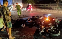 Tai nạn ở Hưng Yên: Ba thanh niên nằm bất động sau cú va chạm mạnh