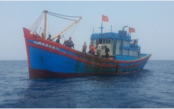 Vụ chìm sà lan ở Quảng Ngãi: Huy động đội thợ lặn chuyên nghiệp tìm kiếm
