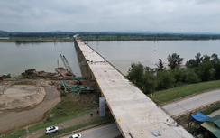 Hành trình xây cầu vượt sông dài nhất cao tốc Bắc - Nam