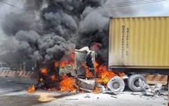 Tai nạn liên hoàn ở Bình Phước: Xe container bốc cháy dữ dội, 10 người đi cấp cứu