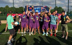 Sôi động giải bóng đá người Việt tại Anh tranh cúp Kamito