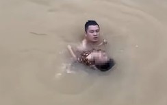 Đề nghị khen thưởng người đàn ông lao xuống sông cứu bé gái bị đuối nước ở Quảng Trị