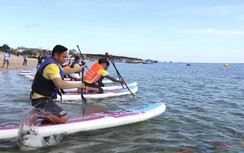 Lễ hội đua thuyền lần đầu tổ chức trên đảo Phú Quý