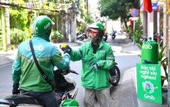 Grab tiếp nước tài xế công nghệ mùa nắng nóng