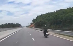 Xử phạt nam thanh niên đi mô tô vào cao tốc Tuyên Quang - Phú Thọ