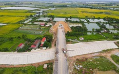 Hoàn thành gần 1 năm, vì sao cầu Hà Bắc 2 nối Bắc Giang - Bắc Ninh vẫn bị rào chắn?